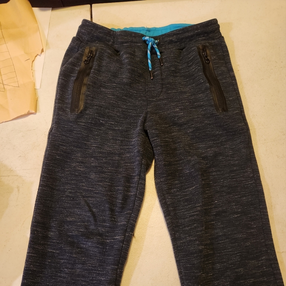 Boys medium joggers